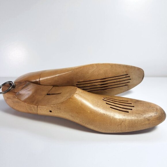 Vintage Shoe Trees Stretchers Mens 10M Classic Maple Construction Hanging Loops - Picture 9 of 13